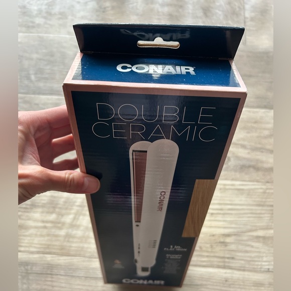NWT Conair Double Ceramic Flat Iron 1in - Picture 3 of 4
